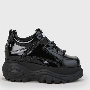 Buffalo London Classic Low Patent Leather